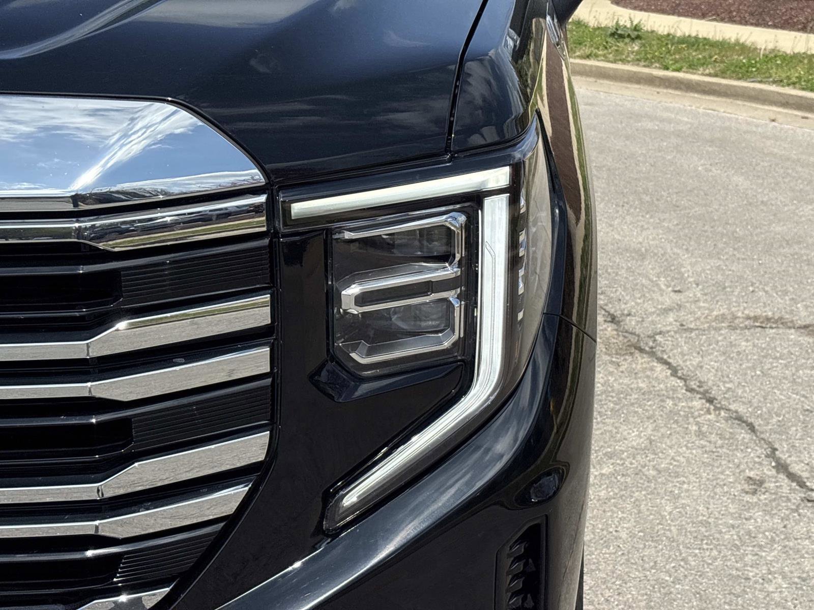 Certified 2023 GMC Sierra 1500 SLT w/ SLT Convenience Package image 11