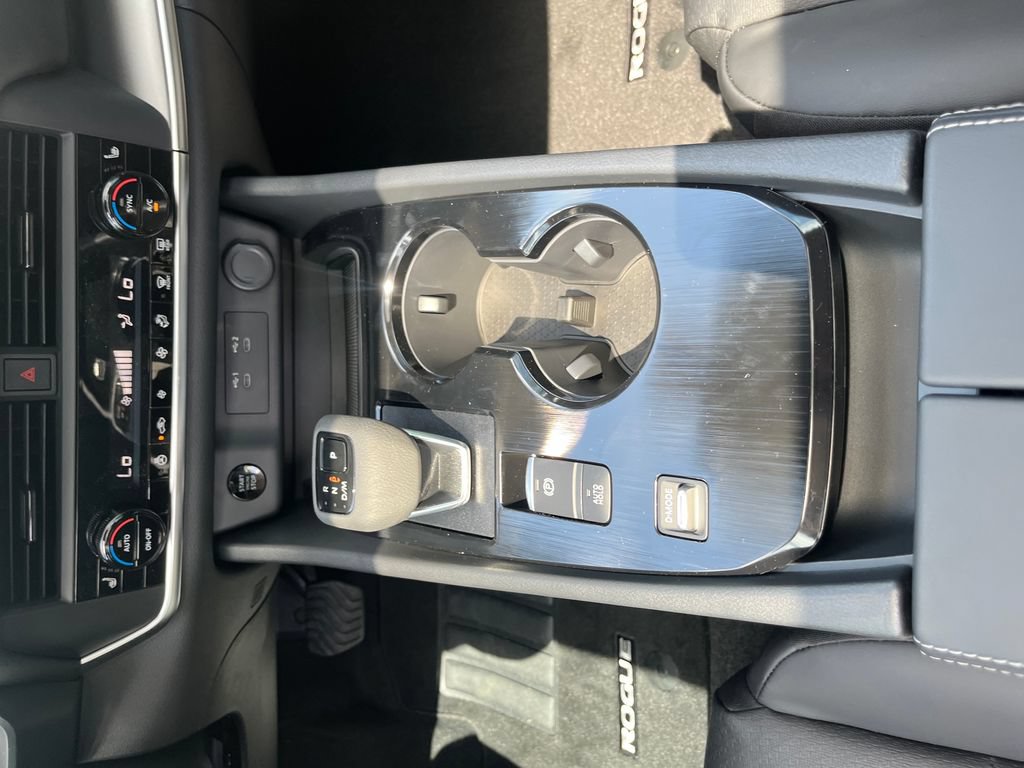 Certified 2026 Nissan Rogue Dark Armor FWD image 28