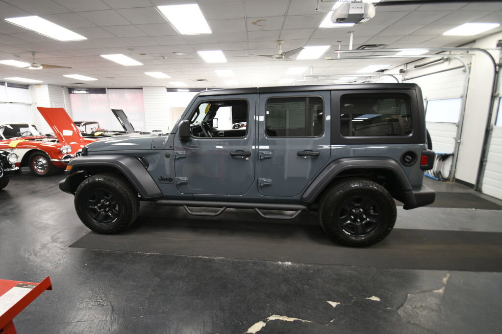 Used 2024 Jeep Wrangler Sport image 5