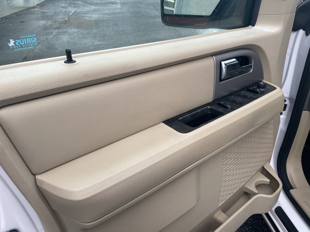 Used 2017 Ford Expedition Limited w/ Equipment Group 301A image 7