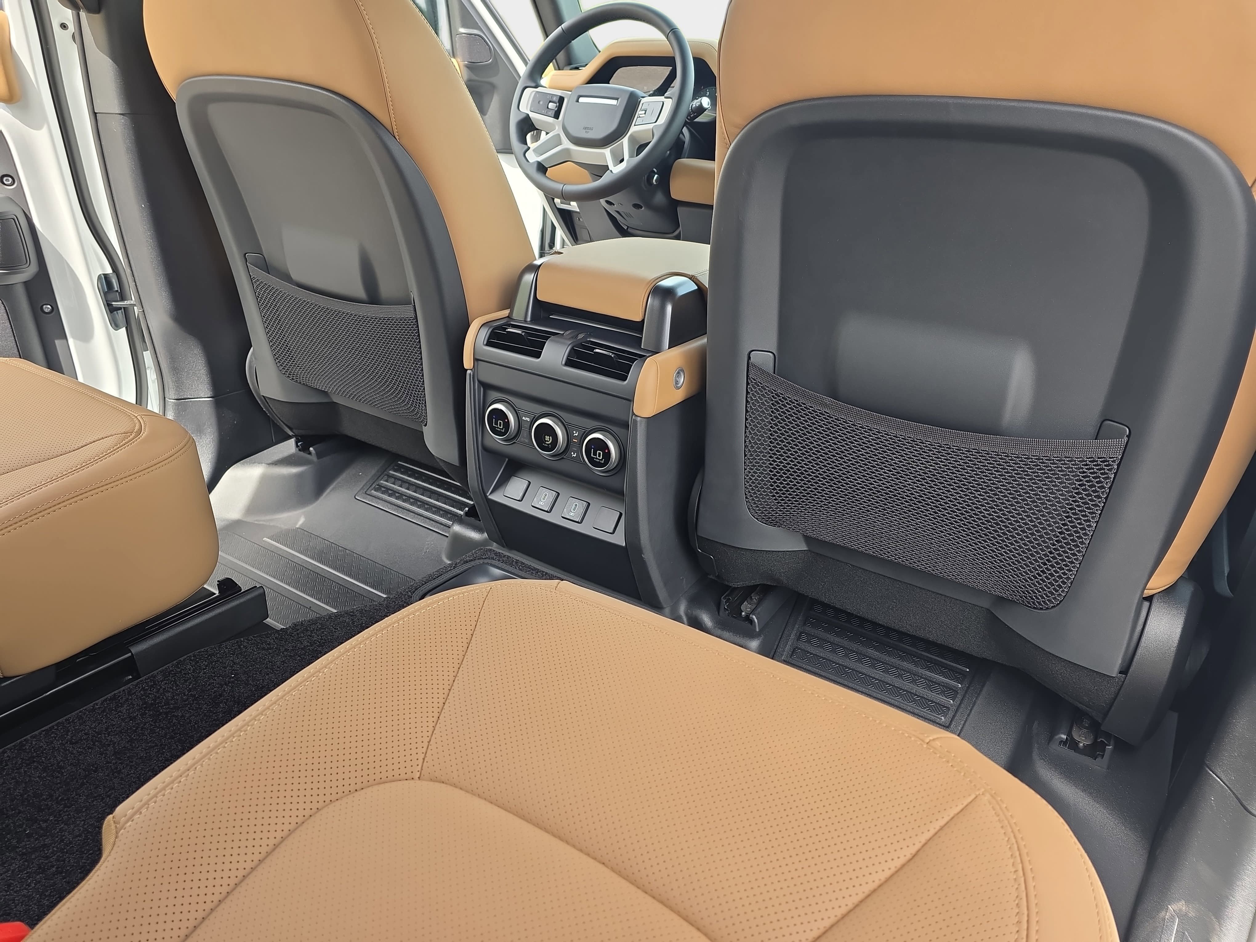 New 2026 Land Rover Defender 130 X-Dynamic SE AWD/4WD image 11