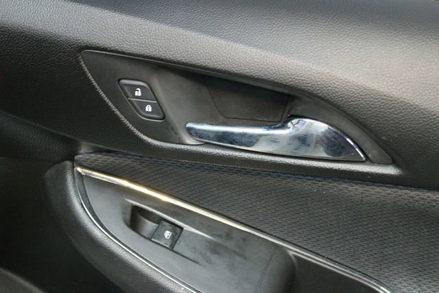 Used 2018 Chevrolet Cruze LT image 9