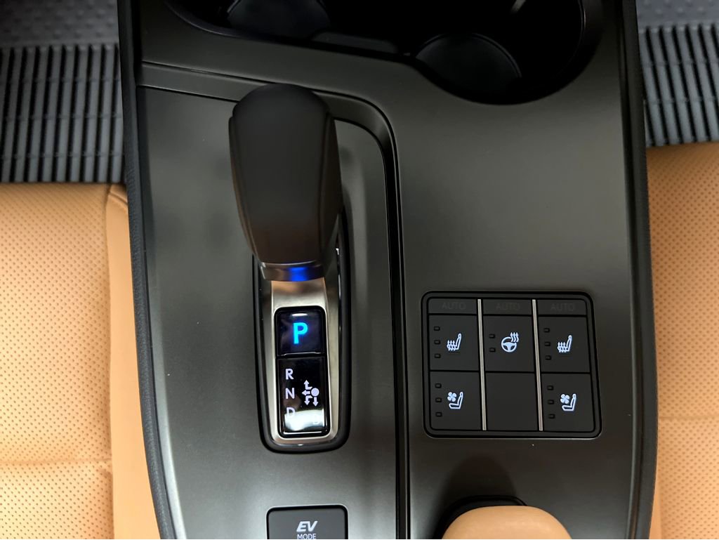 New 2026 Lexus UX 300h AWD image 32