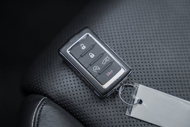 Used 2022 Jeep Grand Cherokee Overland w/ Luxury Tech Group IV image 22