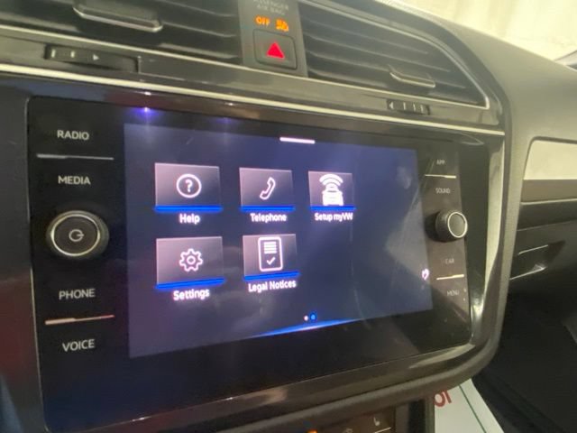 Used 2022 Volkswagen Tiguan SE AWD/4WD image 21