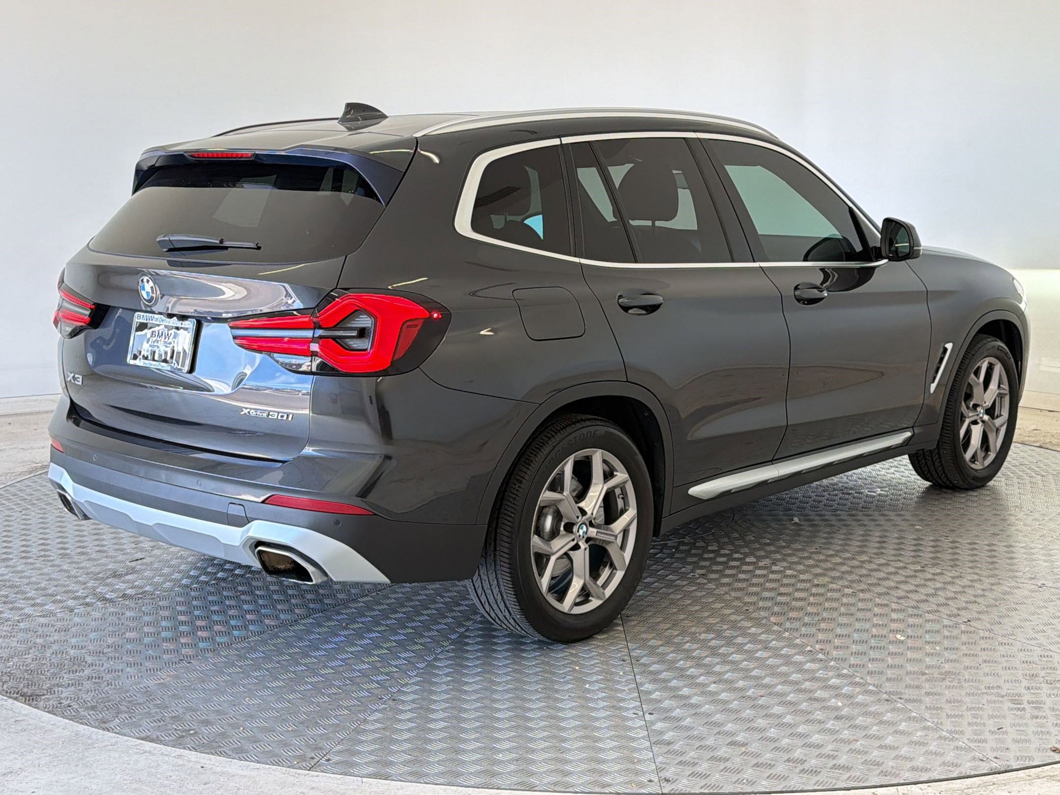 Certified 2022 BMW X3 xDrive30i w/ Convenience Package image 9