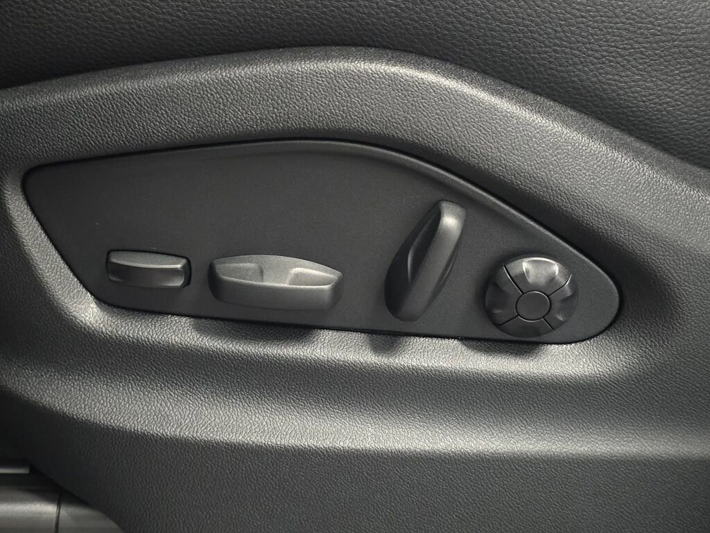 New 2026 Porsche Cayenne AWD/4WD image 39