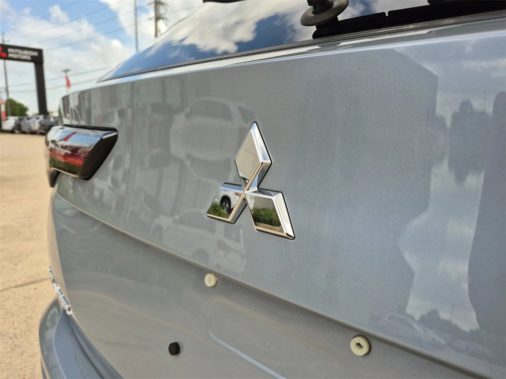 New 2025 Mitsubishi Outlander SEL image 31