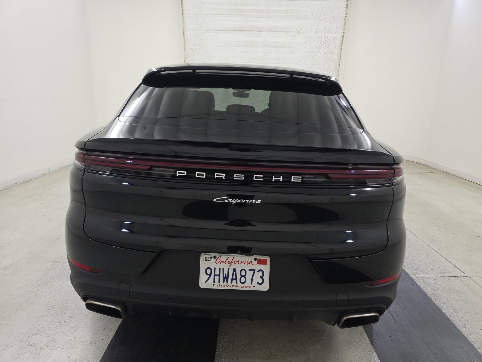 Used 2024 Porsche Cayenne Coupe w/ Premium Package Plus AWD/4WD image 4