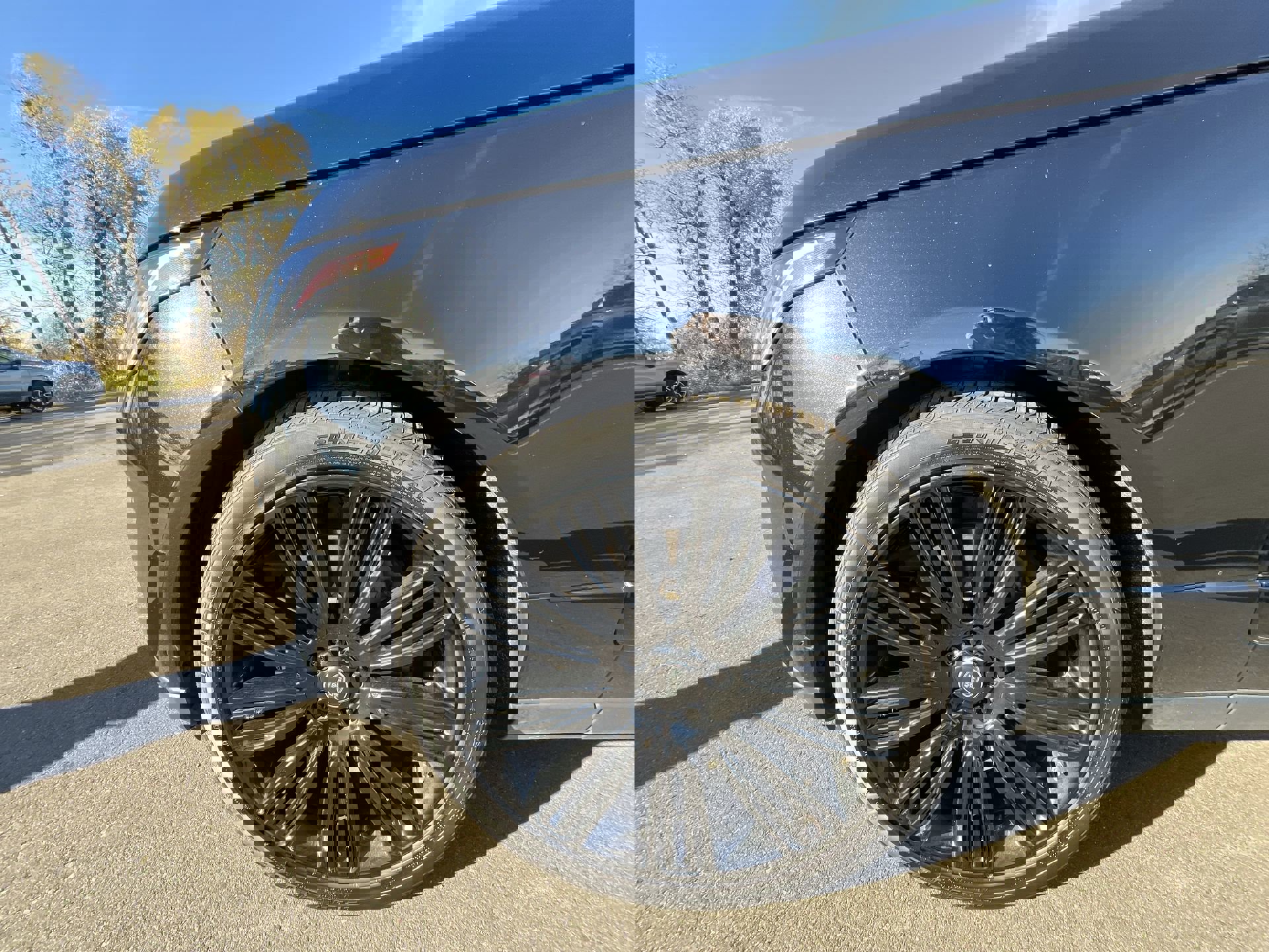 Used 2020 Land Rover Range Rover Long Wheelbase HSE image 34