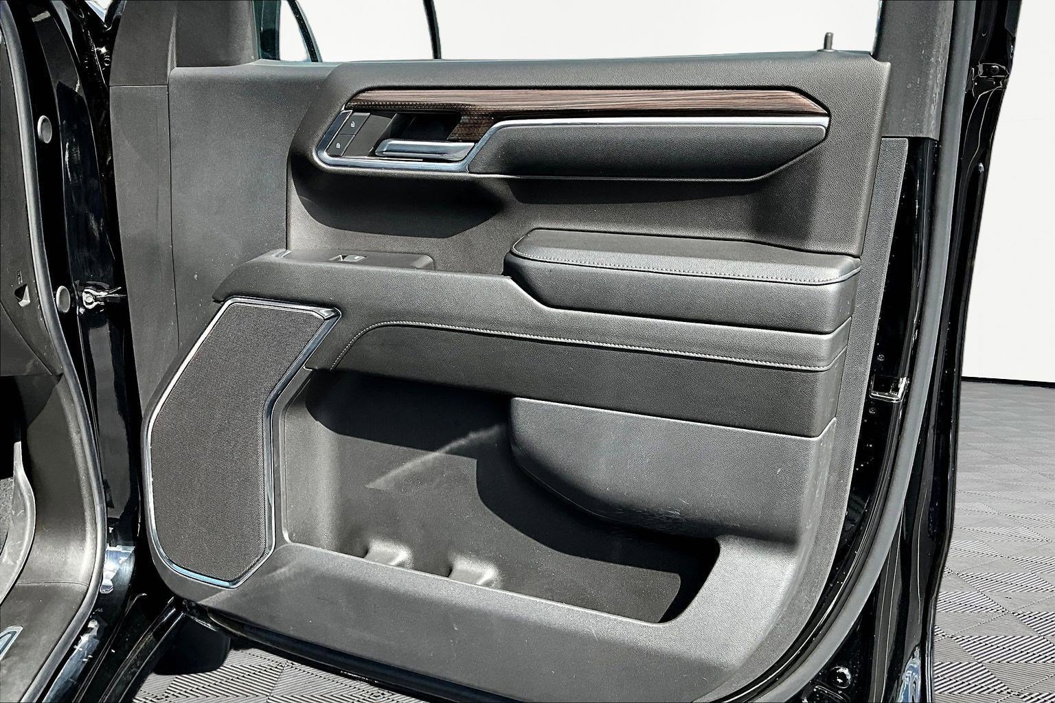 Used 2024 Chevrolet Silverado 1500 LT image 28