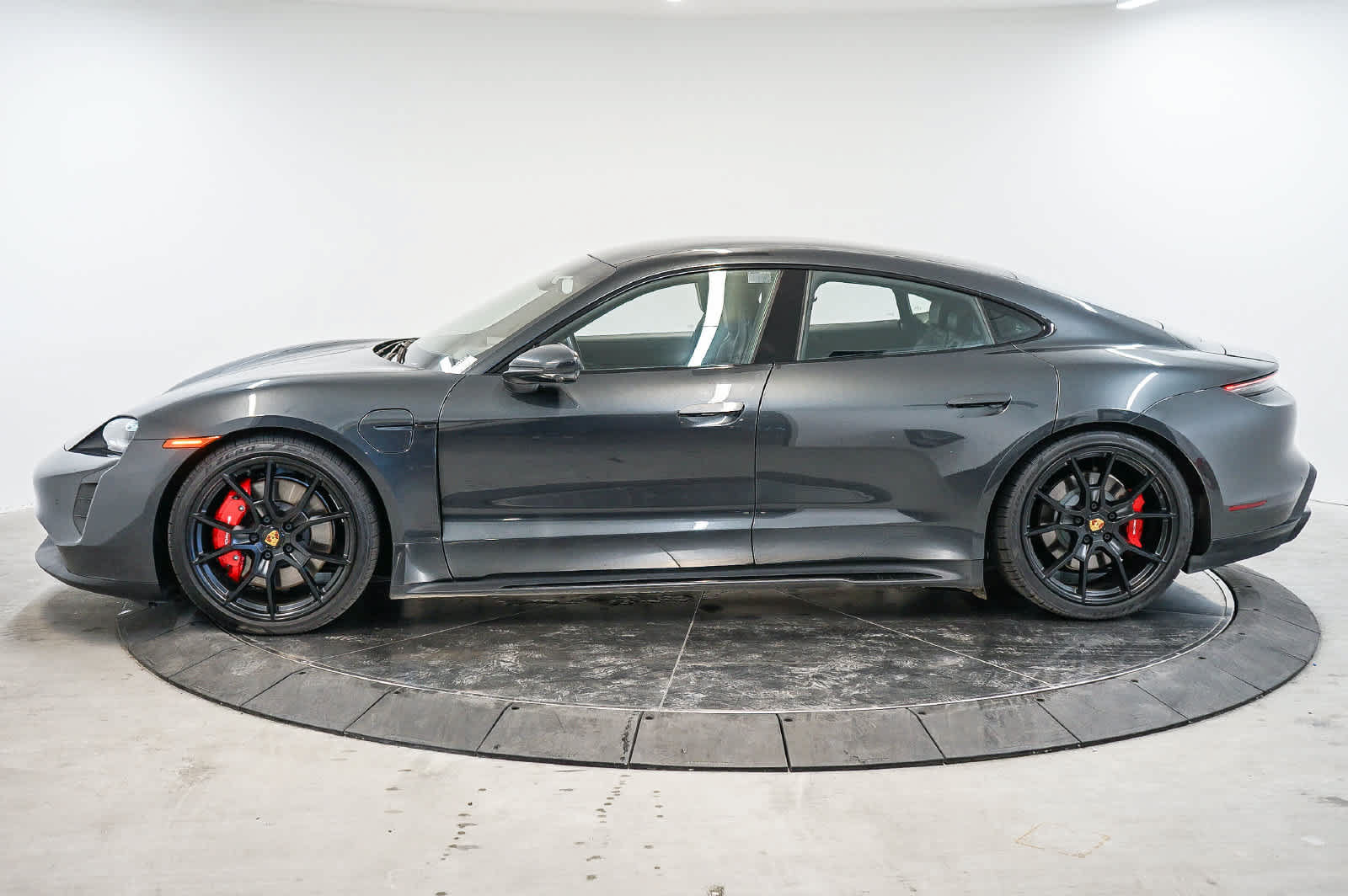 Certified 2023 Porsche Taycan GTS AWD/4WD image 2