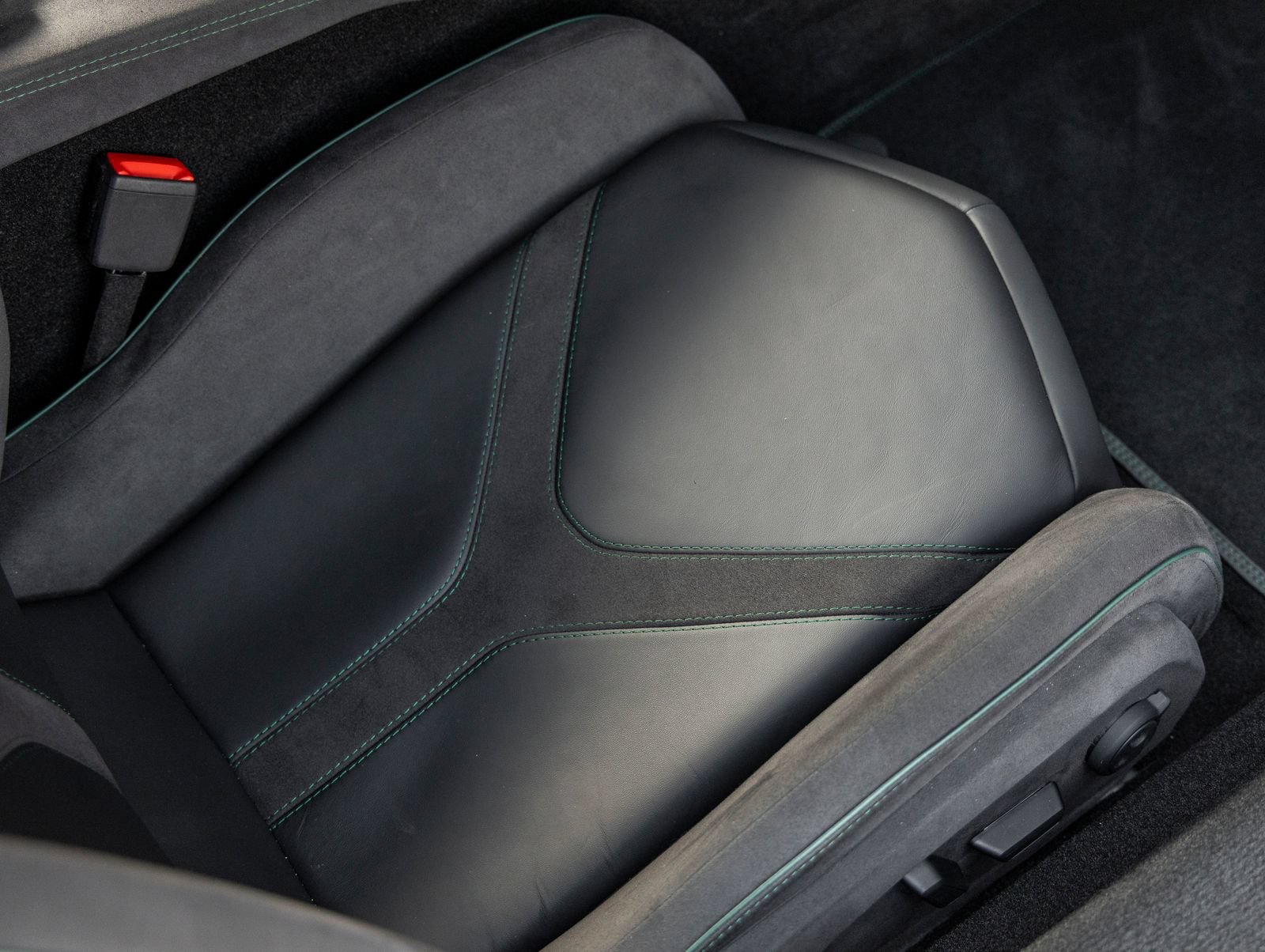 Used 2025 Lamborghini Revuelto AWD/4WD image 39