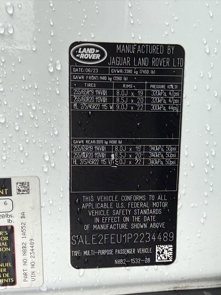 Used 2023 Land Rover Defender 130 X-Dynamic SE image 35