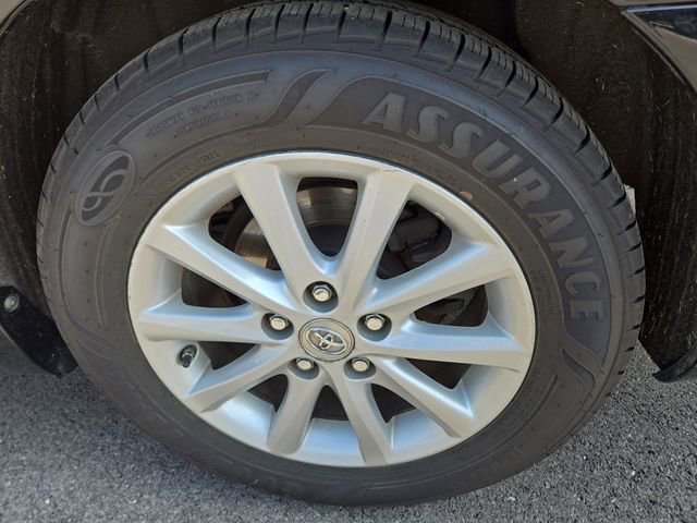 Used 2011 Toyota Camry XLE w/ XLE Extra-Value Pkg #2 FWD image 28