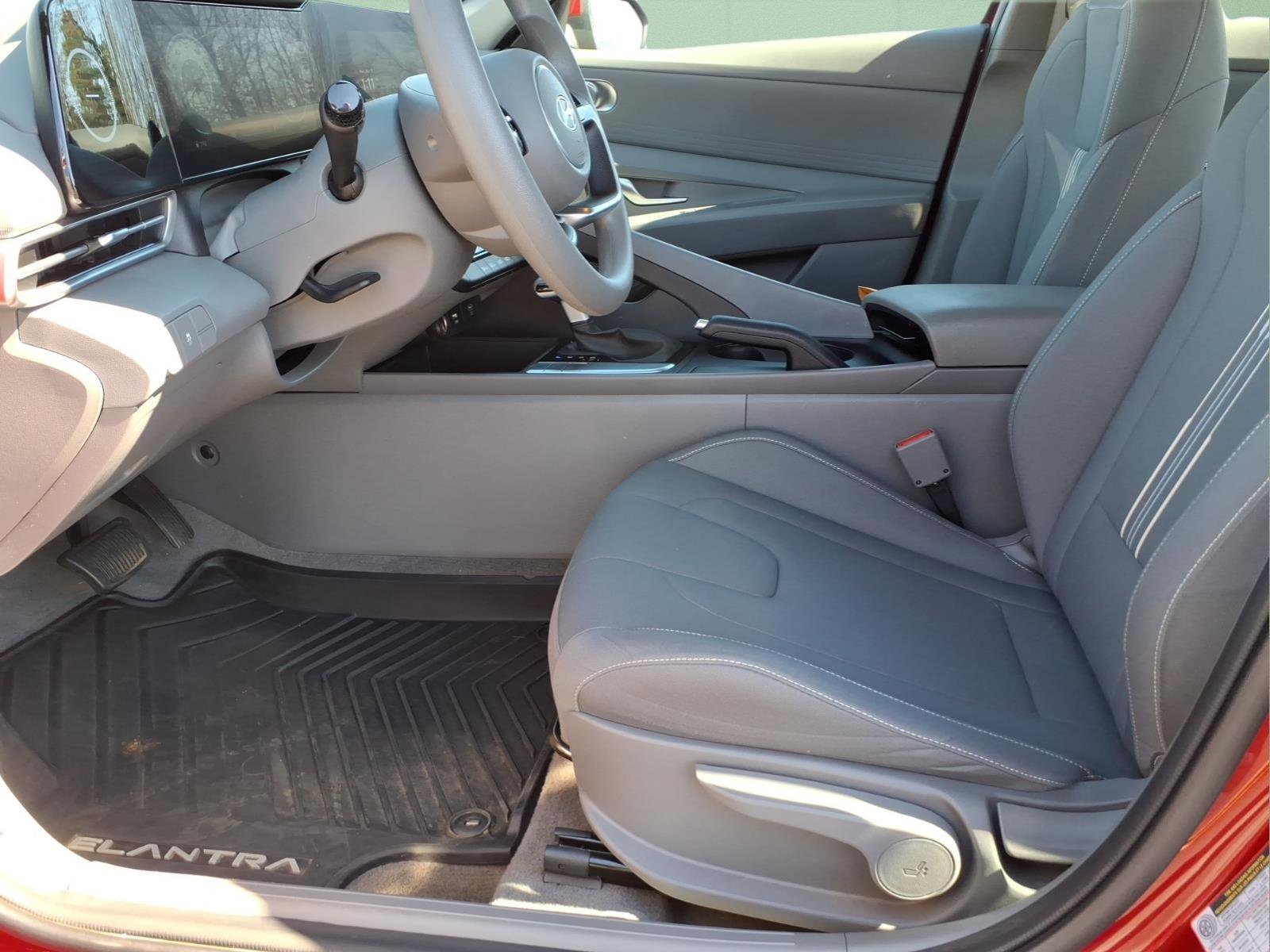 Used 2024 Hyundai Elantra SEL image 17