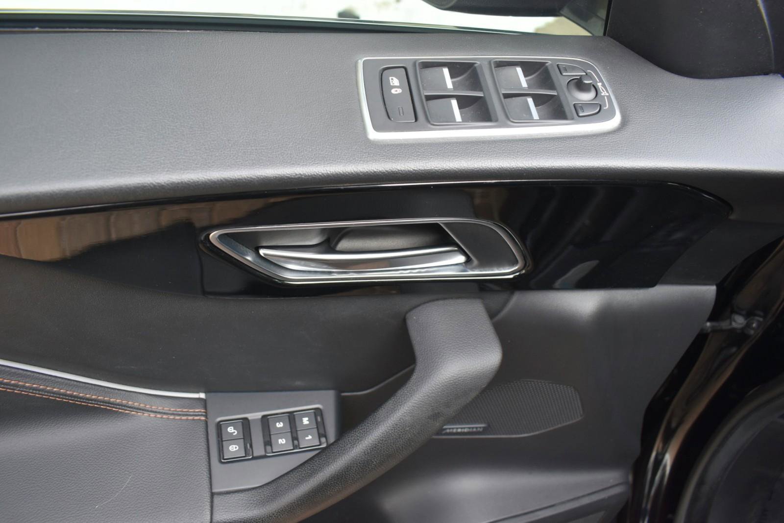 Used 2019 Jaguar F-PACE Prestige image 29