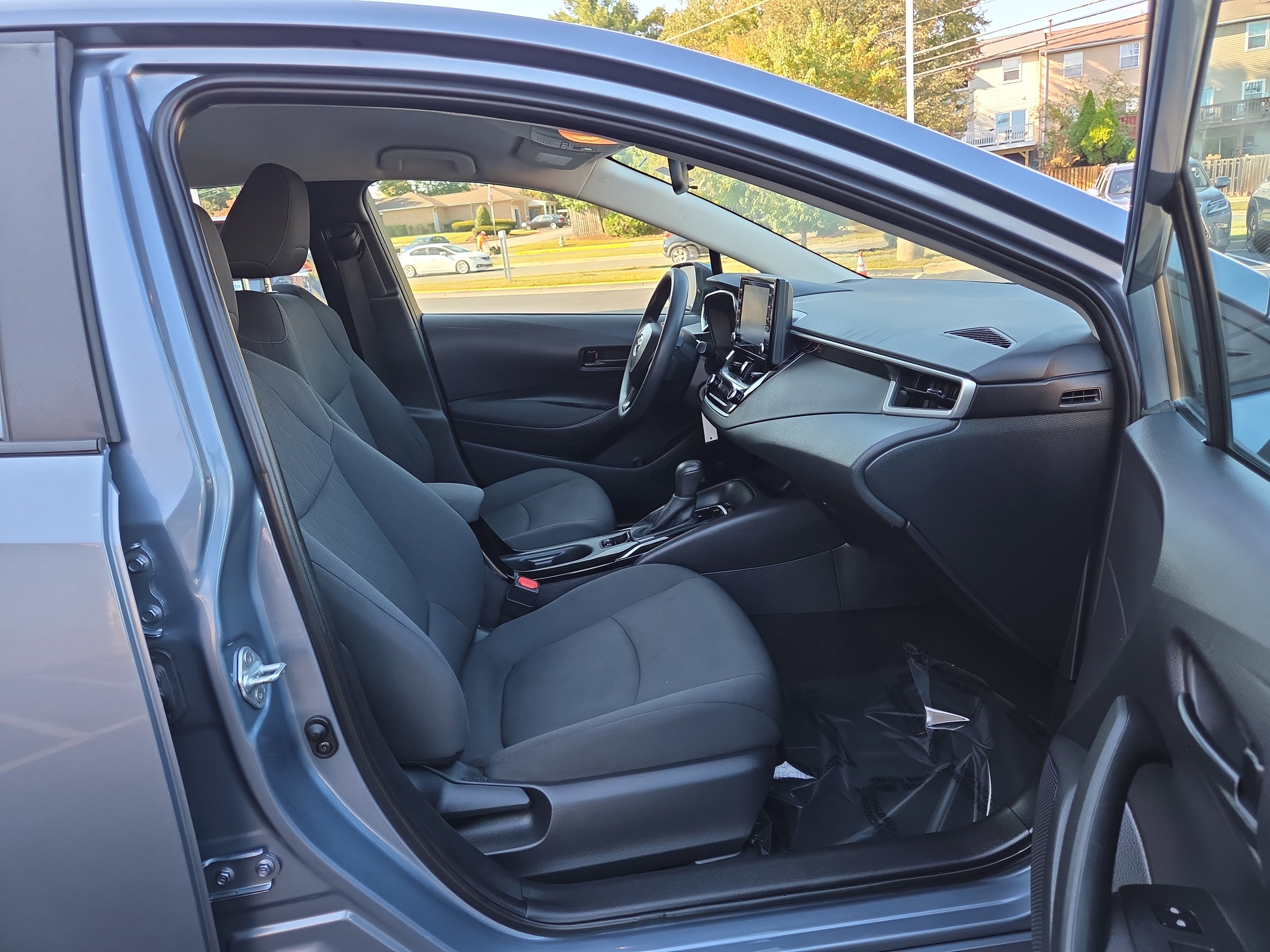 Used 2022 Toyota Corolla LE image 41