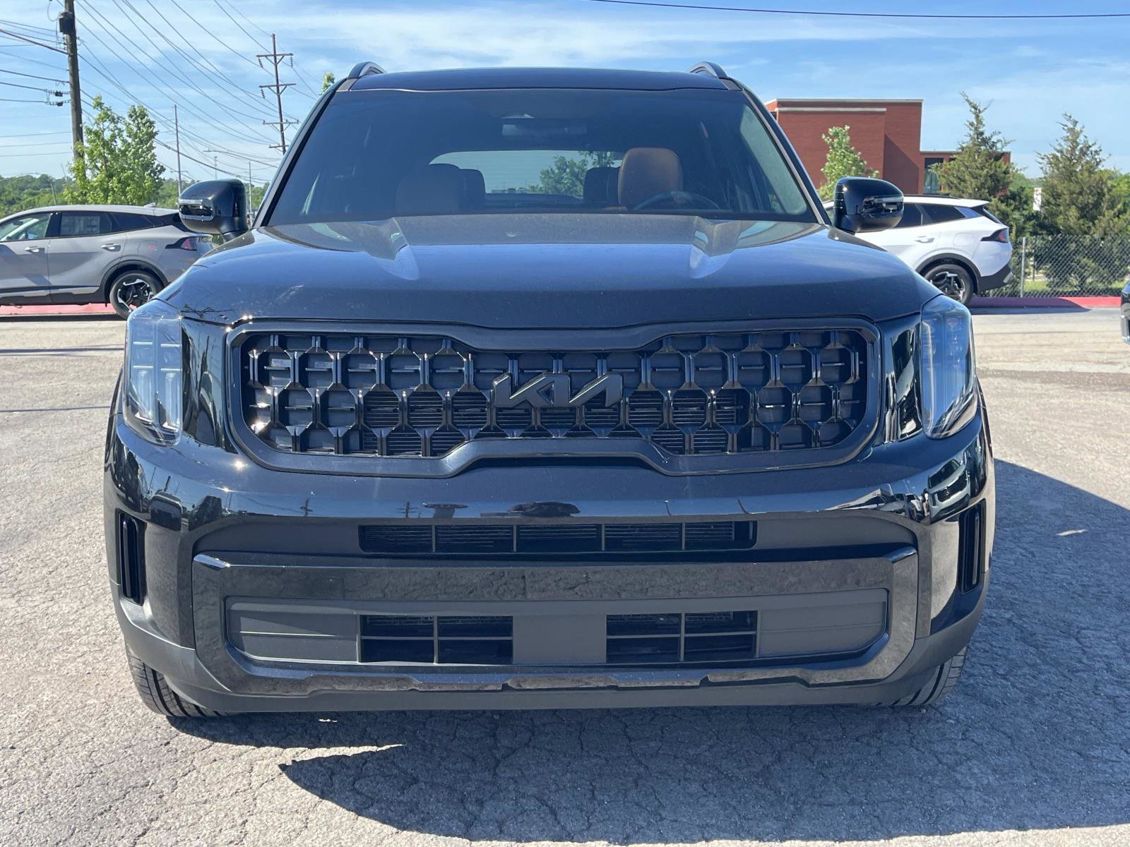 Used 2025 Kia Telluride EX X-Line AWD/4WD image 2