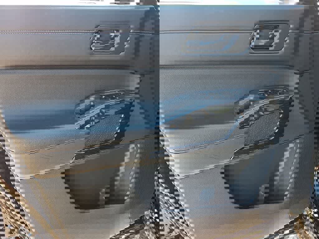 Used 2024 Nissan Pathfinder SV image 13