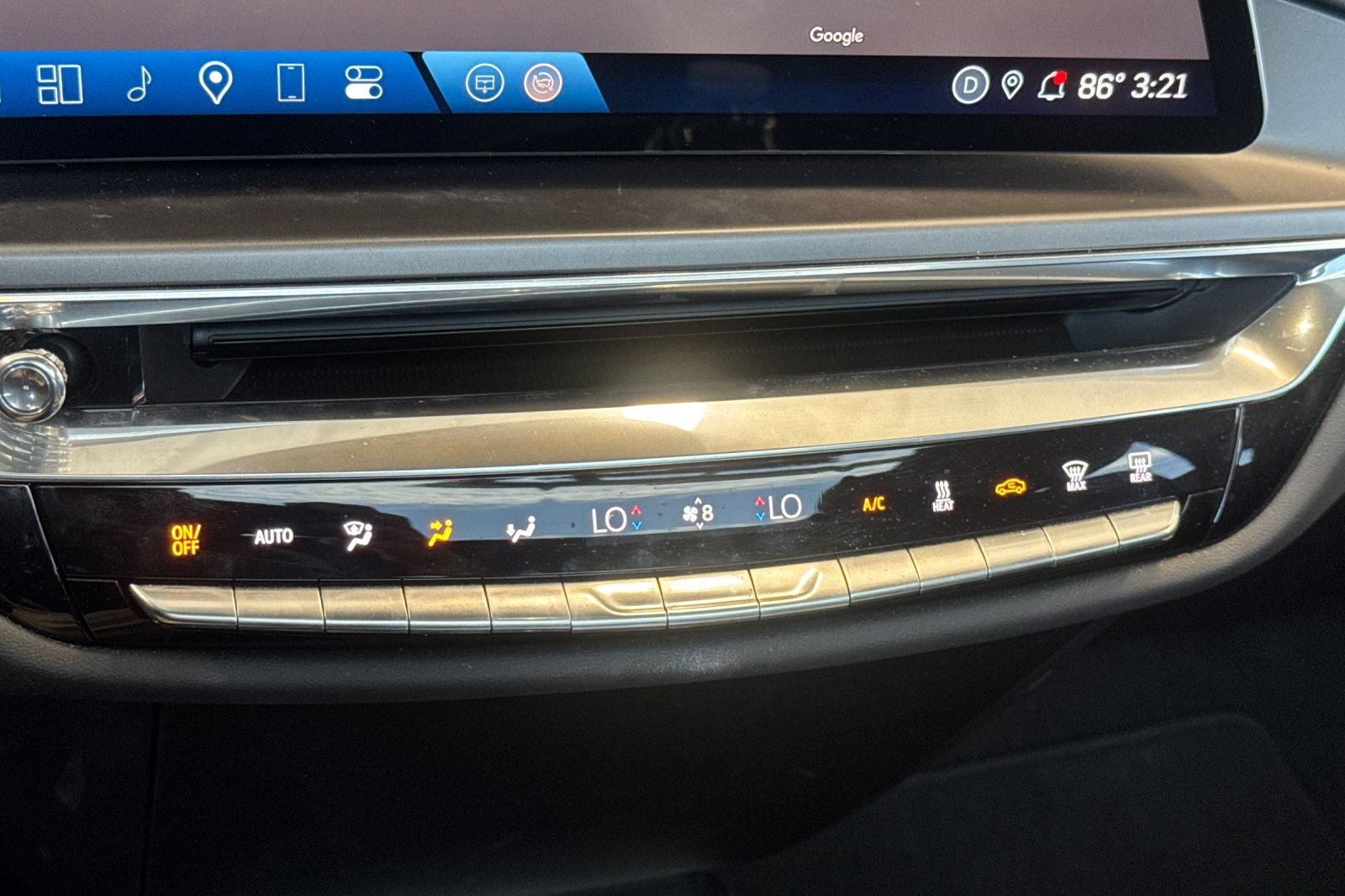 Certified 2024 Cadillac Lyriq Tech RWD image 28