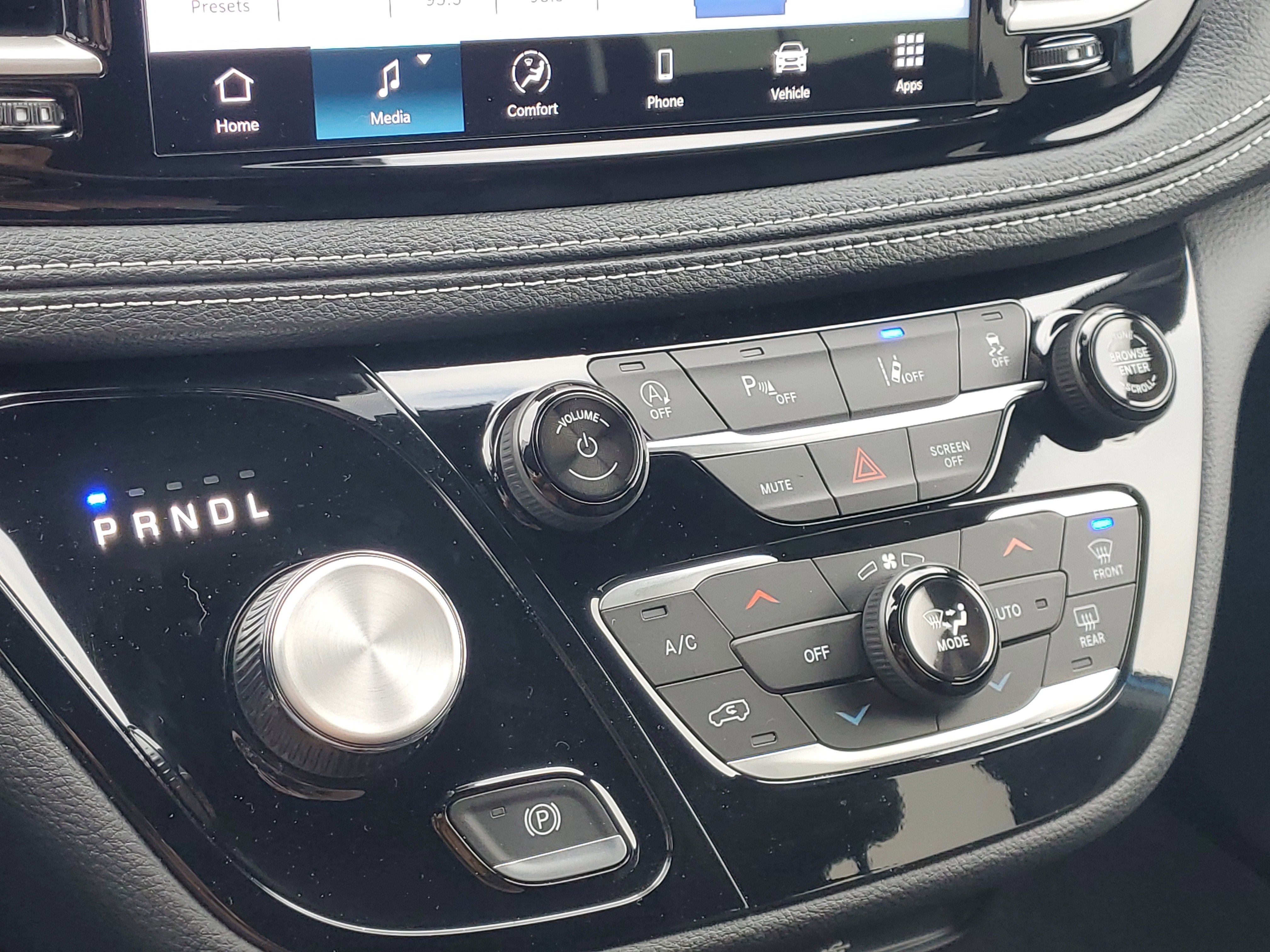 New 2026 Chrysler Pacifica Select w/ S Appearance Package image 16