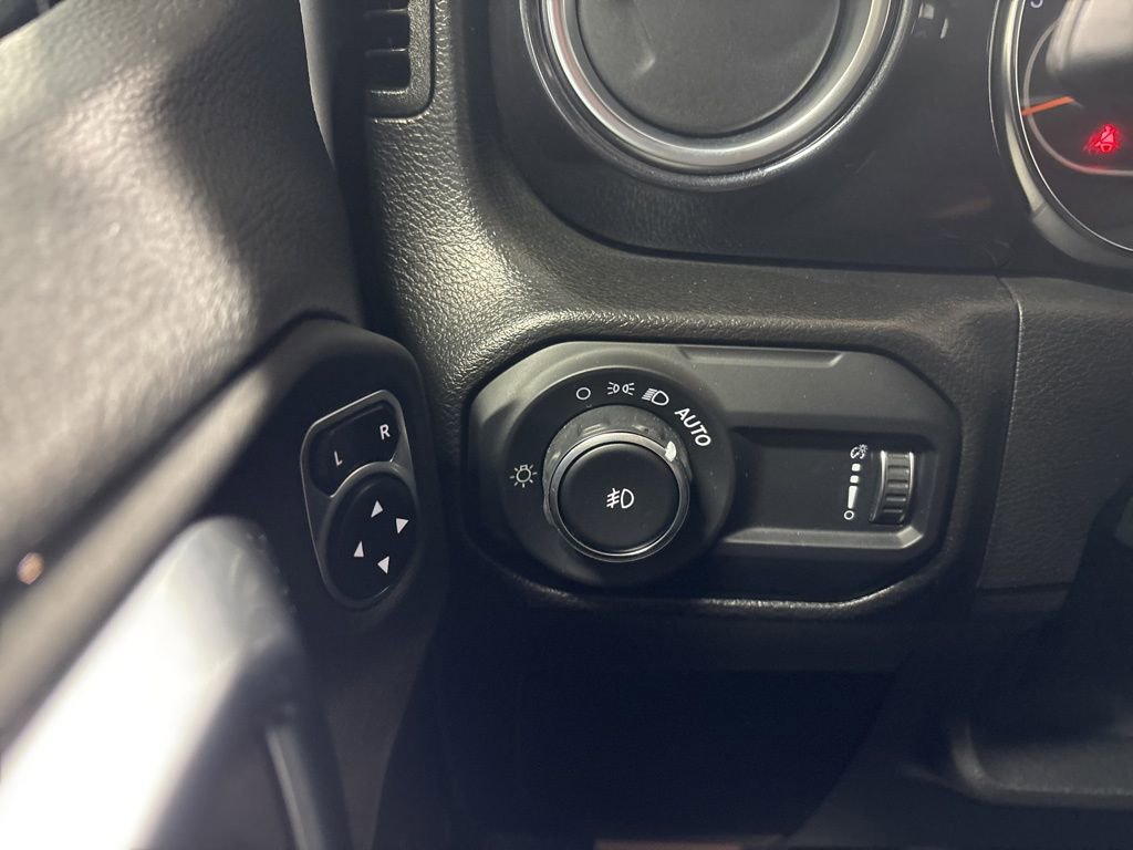 Used 2023 Jeep Wrangler Altitude image 17