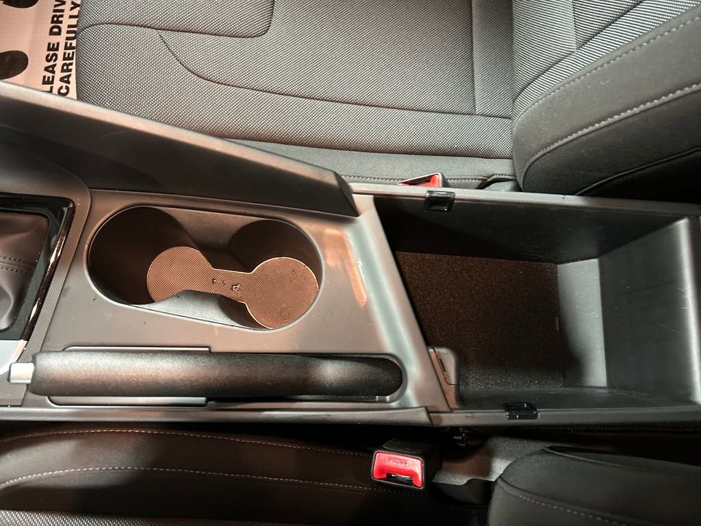 Used 2025 Hyundai Elantra SE image 19