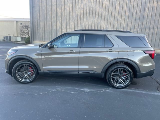 New 2026 Ford Explorer ST-Line w/ ST-Line Street Pack image 9