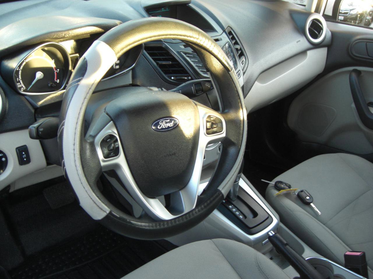 Used 2017 Ford Fiesta SE image 7