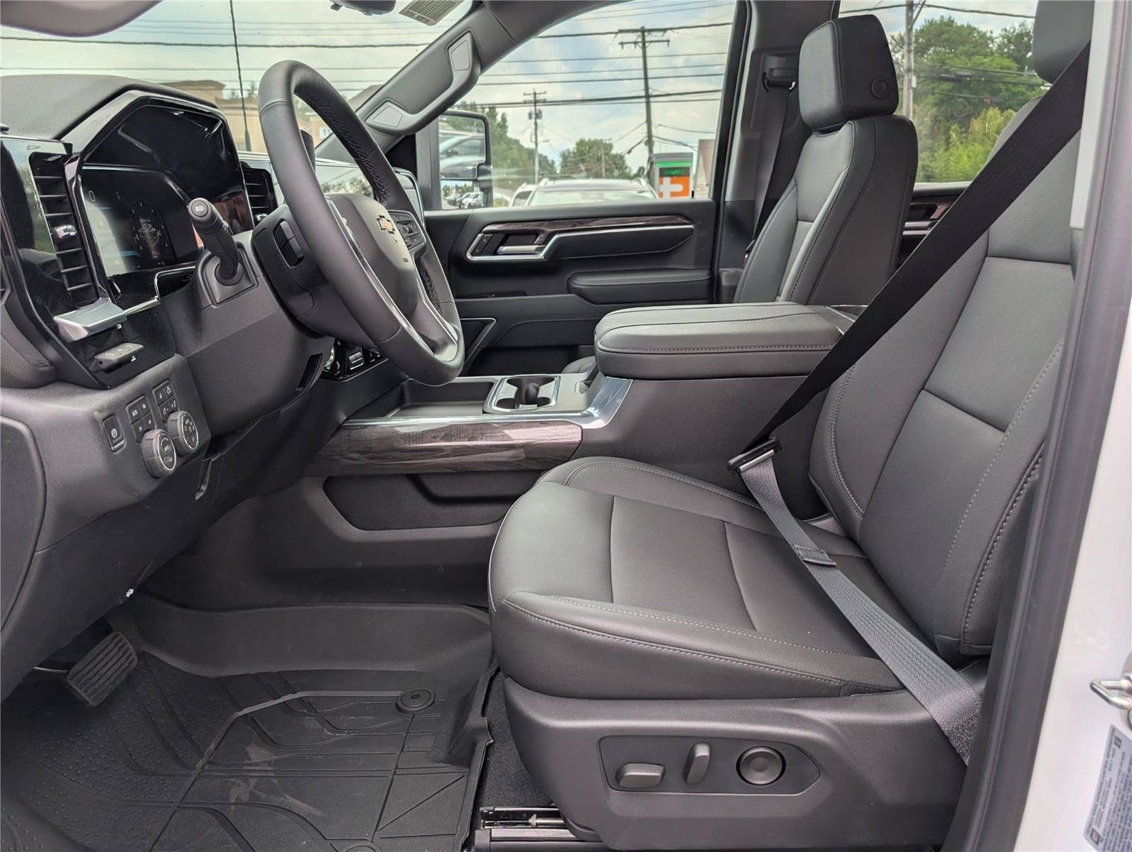 New 2026 Chevrolet Silverado 3500 LTZ w/ LTZ Convenience Package AWD/4WD image 14