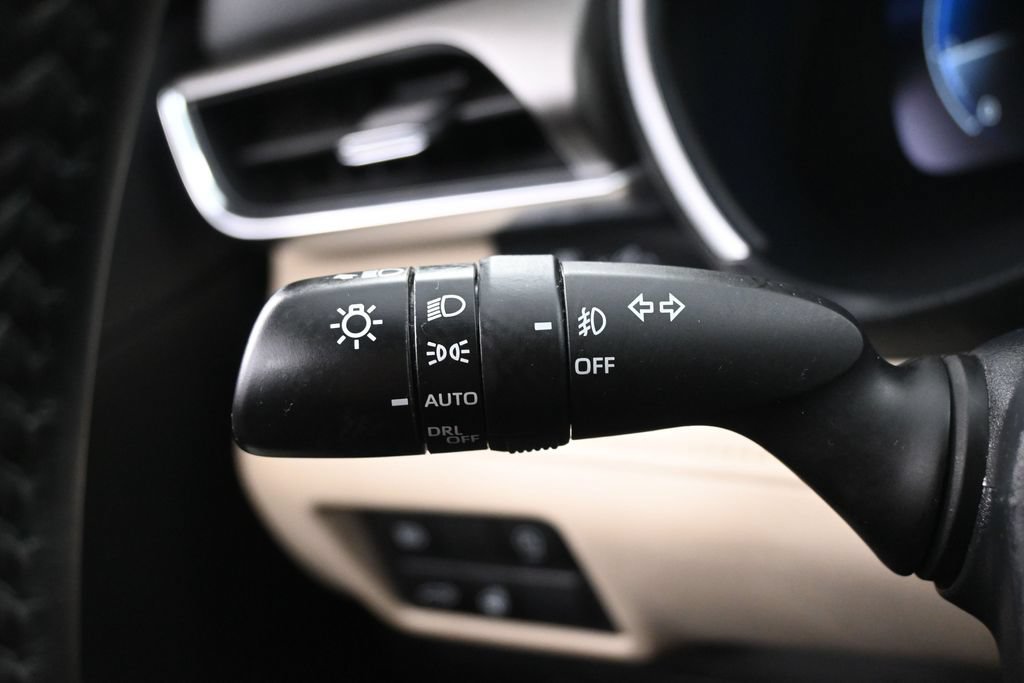 Used 2024 Toyota Highlander Limited AWD/4WD image 26