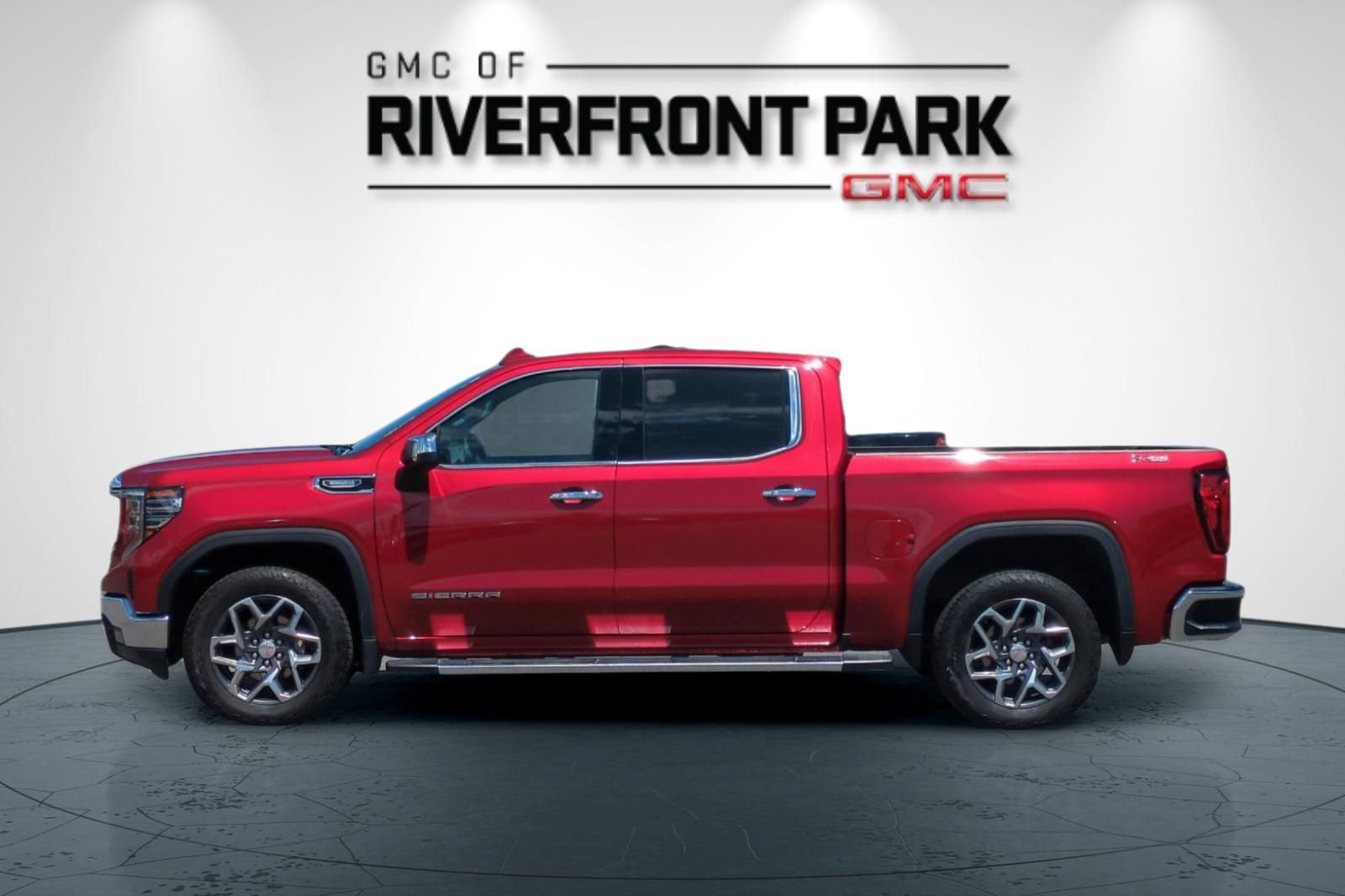 Used 2024 GMC Sierra 1500 SLT w/ SLT Premium Package AWD/4WD image 6