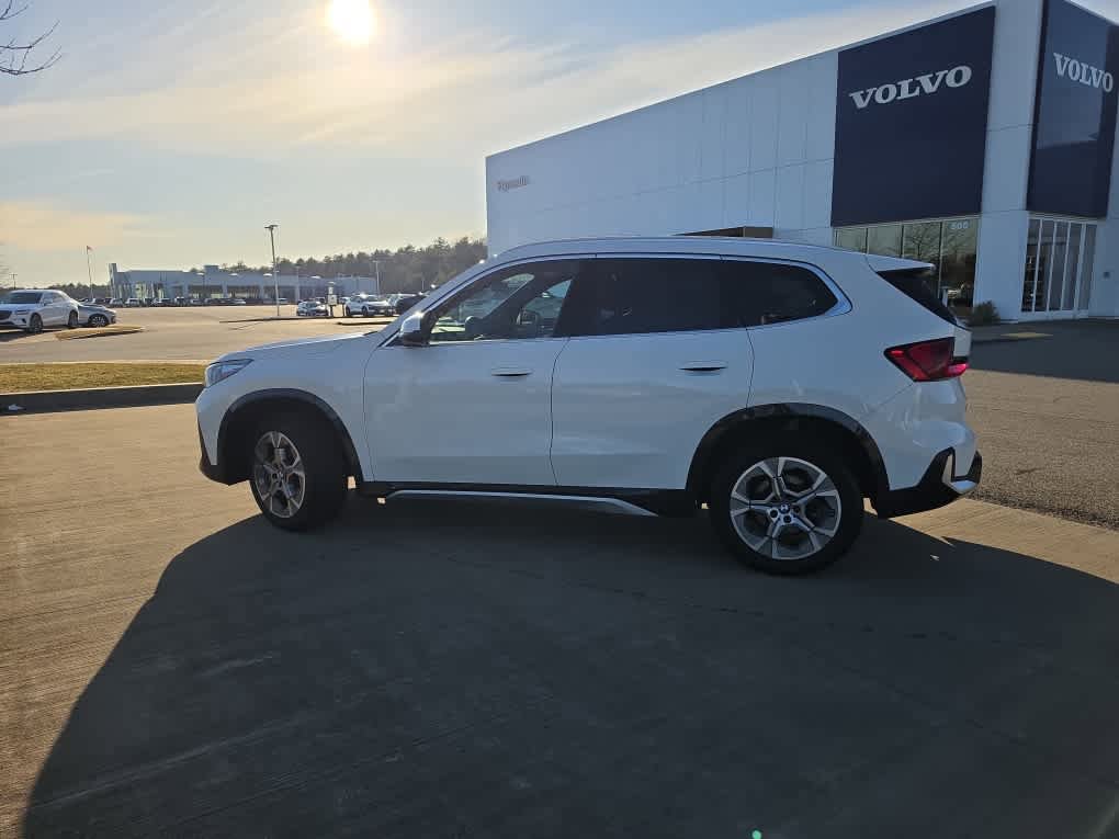 Used 2025 BMW X1 xDrive28i image 3