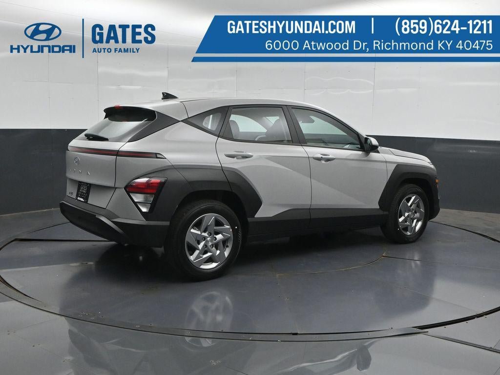New 2027 Hyundai Kona SE FWD image 2