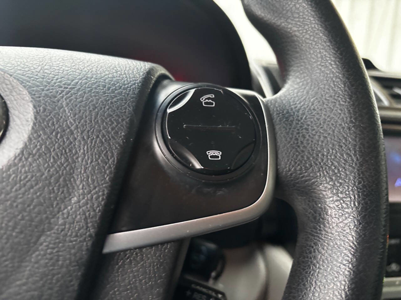 Used 2012 Toyota Camry LE image 11