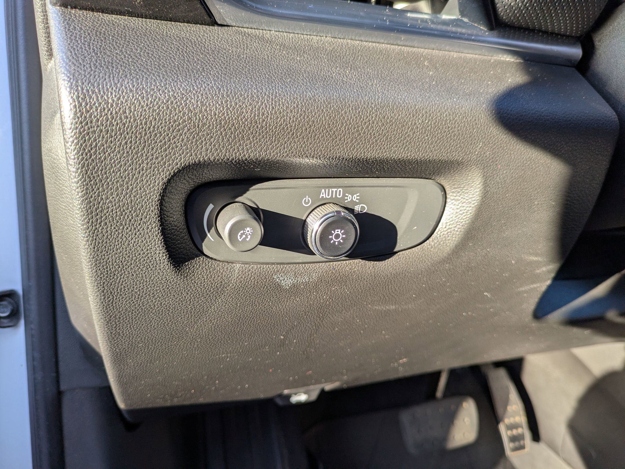 Used 2023 Chevrolet Traverse RS FWD image 17