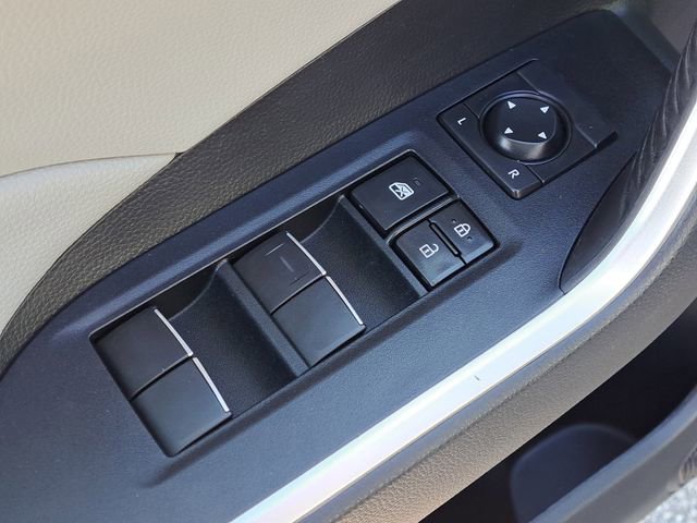 Used 2021 Toyota RAV4 XLE Premium image 21