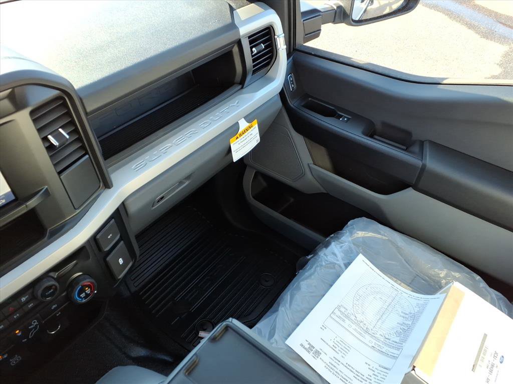 New 2026 Ford F550 4x4 Crew Cab Super Duty image 18