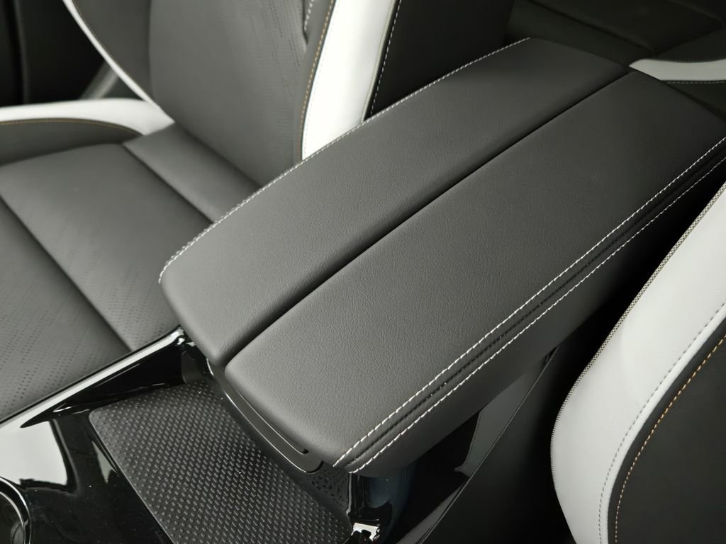 New 2025 Buick Envision Sport Touring image 31