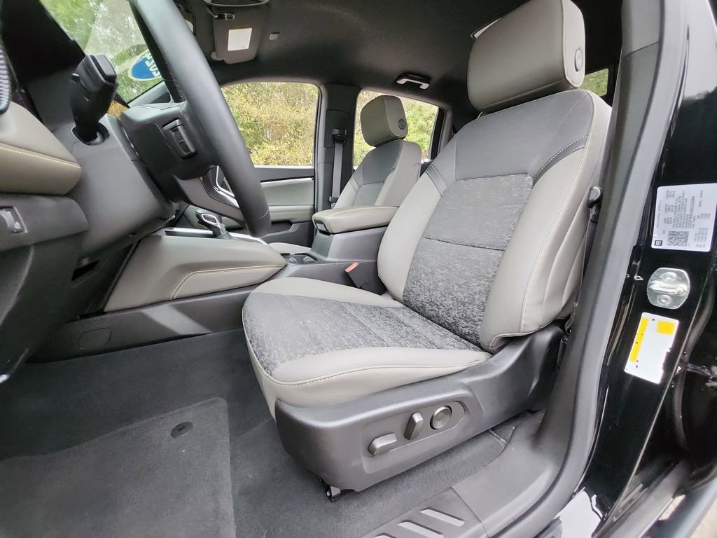 Used 2024 Chevrolet Colorado ZR2 w/ Technology Package image 23