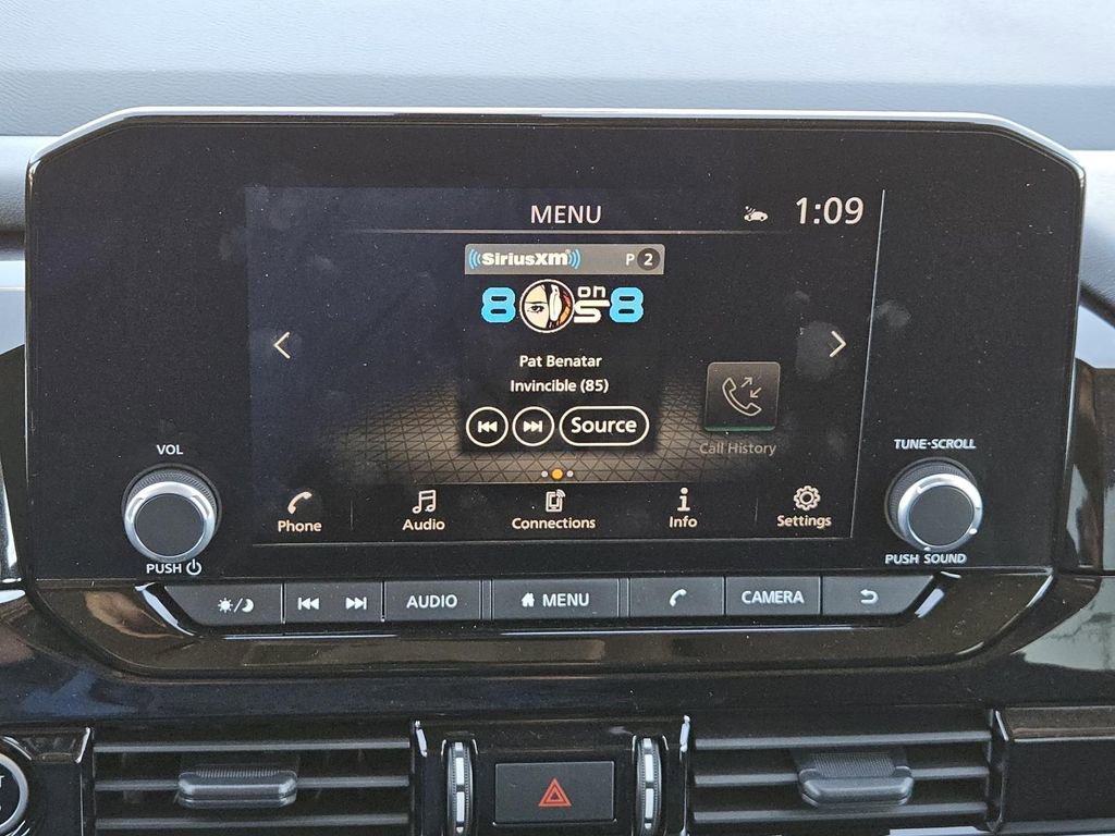 Used 2024 Nissan Pathfinder SV image 10