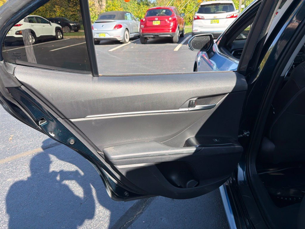 Used 2020 Toyota Camry LE FWD image 27