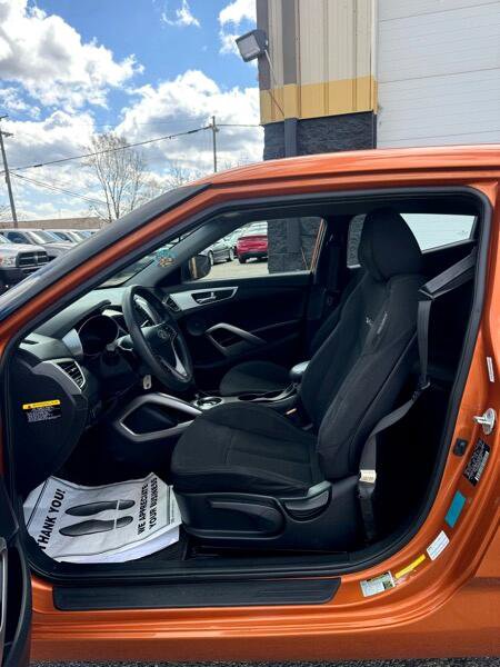 Used 2015 Hyundai Veloster image 13
