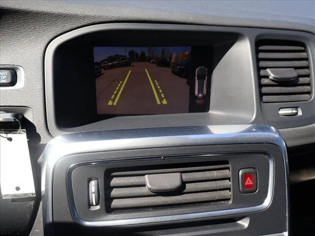 Used 2018 Volvo V60 T5 Cross Country w/ Convenience Package image 18