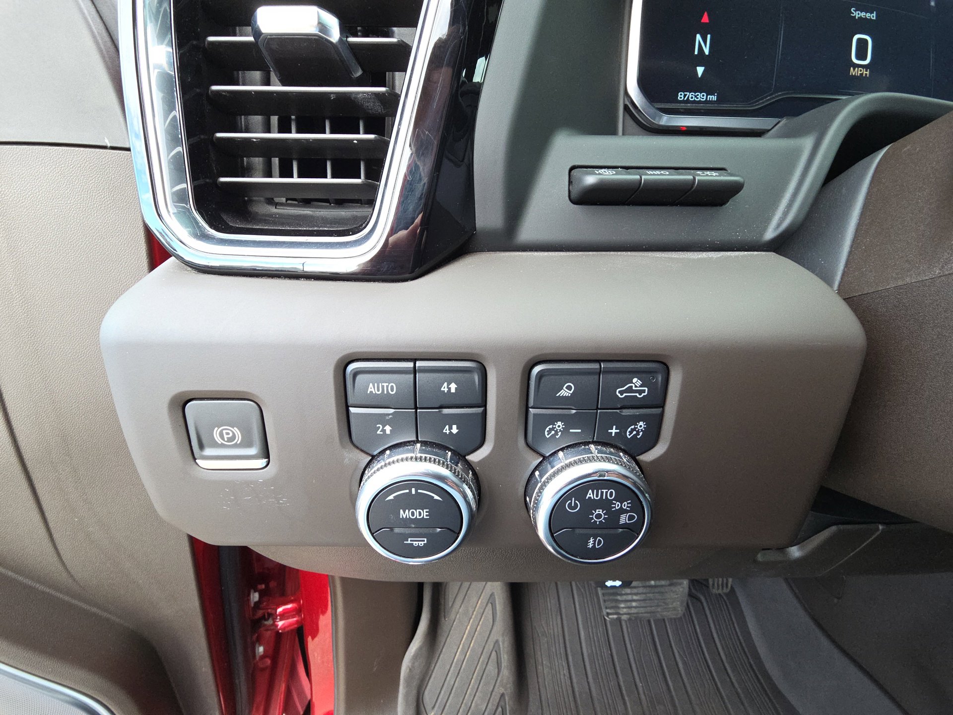 Used 2024 GMC Sierra 2500 Denali w/ Denali Reserve Package image 22