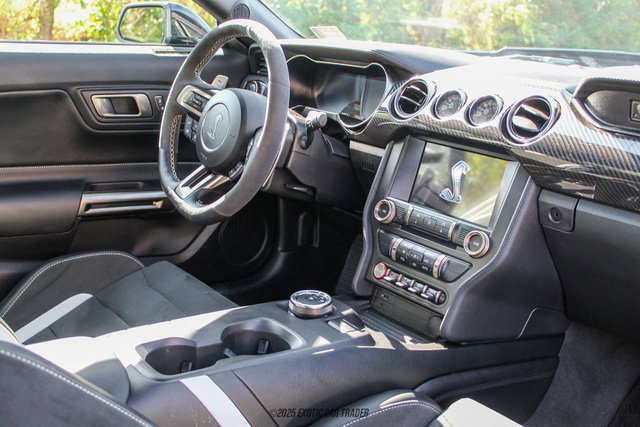 Used 2022 Ford Mustang Shelby GT500 w/ Carbon Fiber Track Pack image 29
