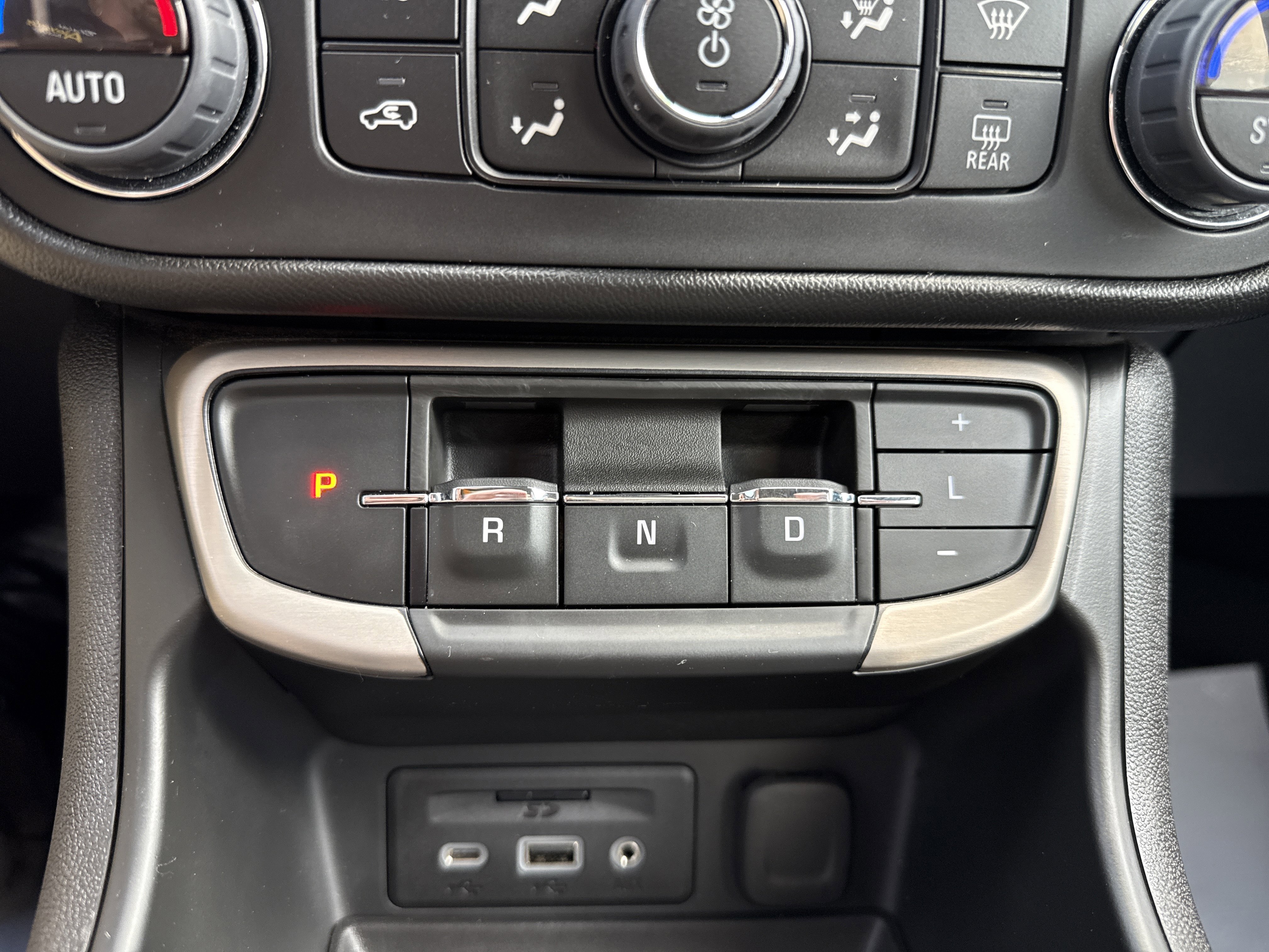 Used 2022 GMC Terrain Denali w/ LPO, Floor Liner Package AWD/4WD image 25
