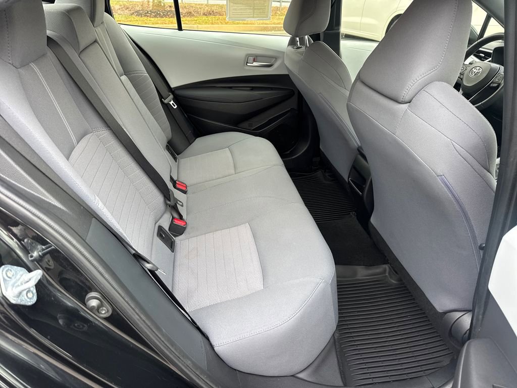 Used 2022 Toyota Corolla SE w/ SE Premium Package FWD image 15