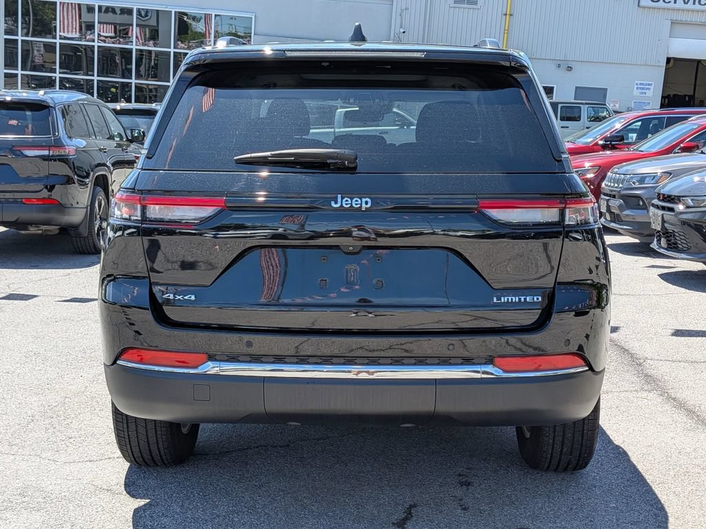 Used 2023 Jeep Grand Cherokee Limited AWD/4WD image 7